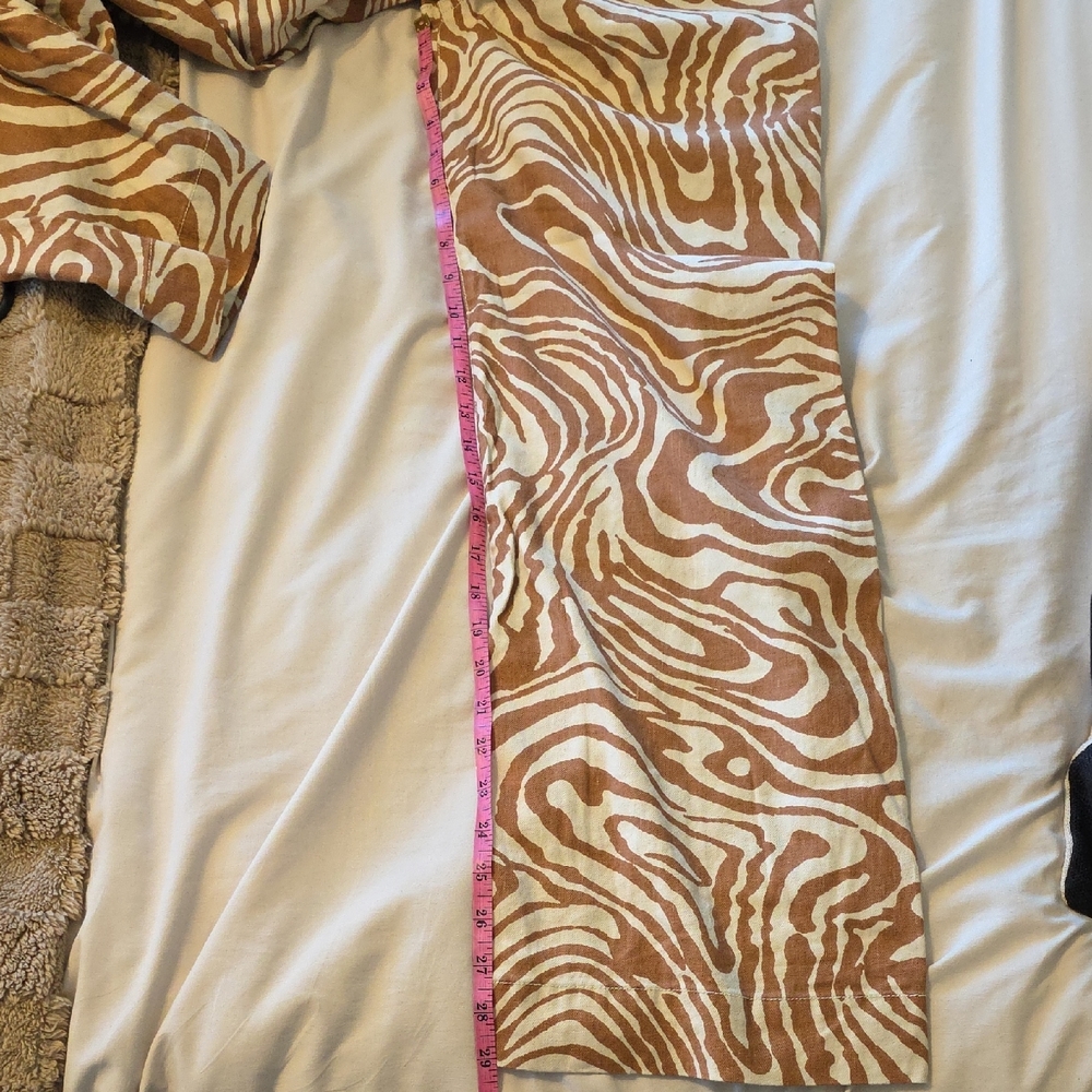 Wide-Leg Swirl Print Pants in Beige - Picture 5 of 5